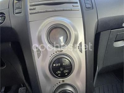 Gris / plata Usado 2007 Toyota Yaris Sol Berlina | 4200 € (Precio justo)