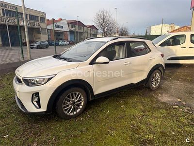 Usado Kia Stonic 84 CV (61 kW) 2022 Blanco SUV
