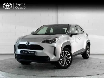 Usado Toyota Yaris Cross Active 116 CV (85 kW) 2022 Gris / plata SUV