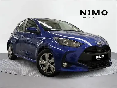 Usado Toyota Yaris Hybrid Active 116 CV (85 kW) 2025 Azul Berlina