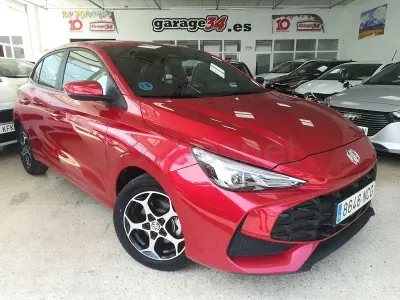 Usado MG MG3 Comfort 116 CV (85 kW) 2025 Granate Utilitario