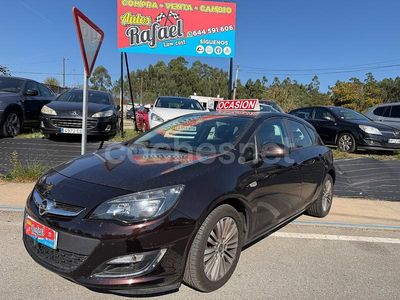 Marrón Usado 2014 Opel Astra Selective Berlina | 5500 €