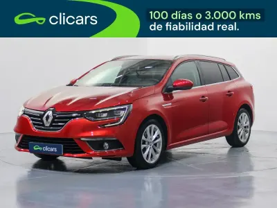Używany Renault Mégane GrandTour Zen 130 KM (95 kW) 2018 Czerwony Kombi