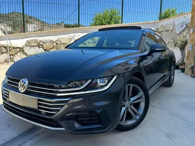 Usado VW Arteon R-line 150 CV (110 kW) 2018 Gris Utilitario