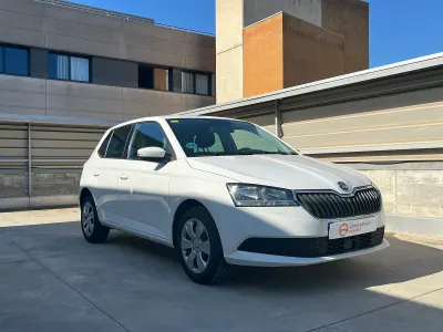 Usado Skoda Fabia Active 80 CV (58 kW) 2022 Blanco Utilitario