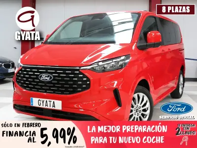 Usado Ford Tourneo Titanium 170 CV (125 kW) 2024 Rojo Monovolumen