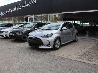 Usado Mazda 2 Center-Line 116 CV (85 kW) 2023 Gris / plata Utilitario