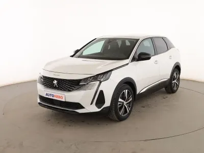 Usado Peugeot 3008 Allure 130 CV (95 kW) 2022 Blanco SUV