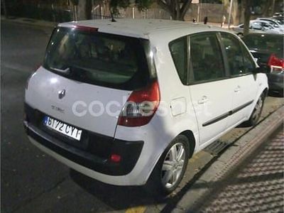 Blanco Usado 2004 Renault Scénic II Authentique Monovolumen | 2900 € (Un poco caro)