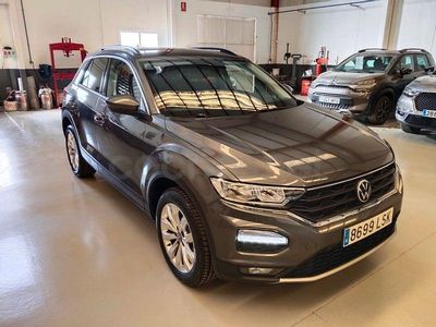 Usado VW T-Roc Advance 150 CV (110 kW) 2021 Gris / plata SUV