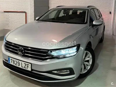 Usado VW Passat Business 122 CV (89 kW) 2022 Gris / plata Familiar