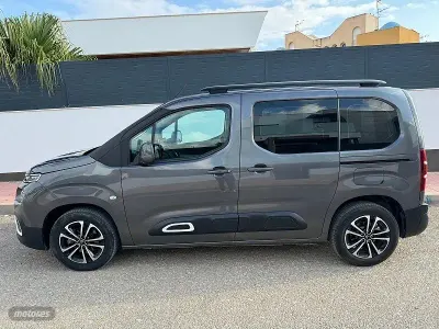 Usado Citroën Berlingo Feel 100 CV (73 kW) 2019 Marrón Monovolumen