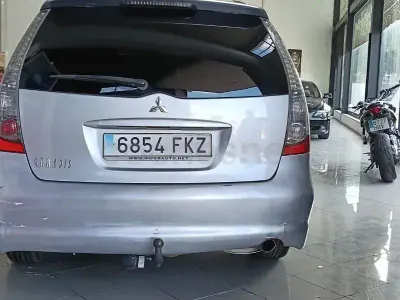 Usado Mitsubishi Grandis Inform 136 CV (100 kW) 2007 Gris / plata Monovolumen