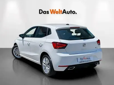 Usado Seat Ibiza FR 115 CV (84 kW) 2025 Blanco Utilitario