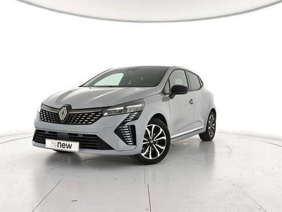 Usado Renault Clio V Techno 145 CV (106 kW) 2025 Gris Berlina