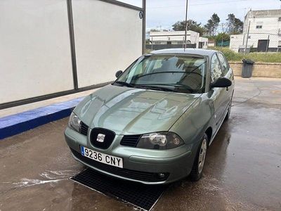Usado Seat Ibiza 75 CV (55 kW) 2003 Verde Utilitario