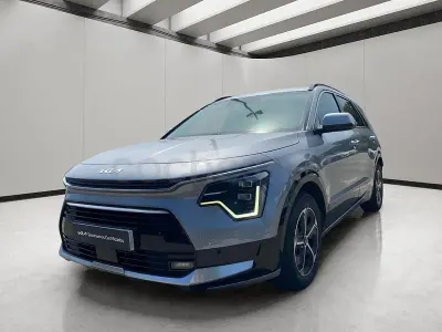 Usado Kia Niro 141 CV (103 kW) 2022 Gris / plata SUV
