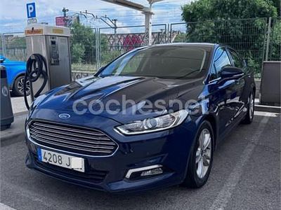 Usado Ford Mondeo Trend 160 CV (117 kW) 2017 Azul Berlina