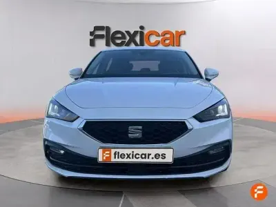 Usado Seat Leon Style 116 CV (85 kW) 2025 Blanco Familiar