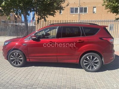 Usado Ford Kuga ST-Line 150 CV (110 kW) 2019 Rojo SUV