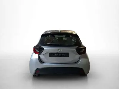 Używany Mazda 2 Exclusive-Line 117 KM (86 kW) 2024 Srebrny Hatchback
