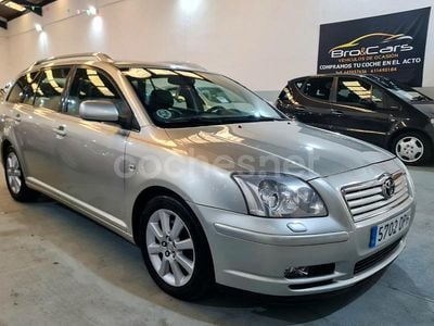Usado Toyota Avensis Sol 116 CV (85 kW) 2005 Beige Familiar