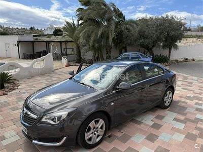 Usado Opel Insignia Selective 140 CV (102 kW) 2015 Gris / plata Berlina