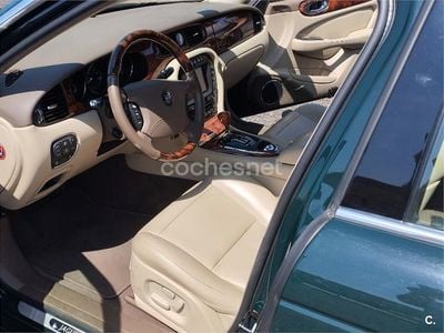 Verde Usado 2006 Jaguar XJ8 Executive Berlina | 18.000 €