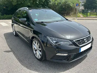 Usado Seat Leon FR 150 CV (110 kW) 2019 Negro Familiar