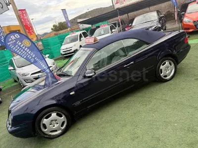 Usado Mercedes CLK230 Elegance 197 CV (144 kW) 2001 Azul Descapotable