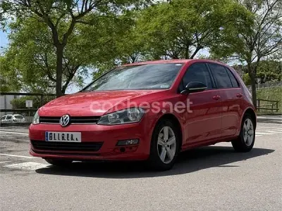 Usado VW Golf VII Advance 105 CV (77 kW) 2014 Rojo Familiar