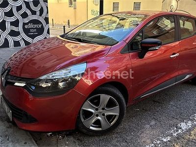 Usado Renault Clio IV Authentique 75 CV (55 kW) 2016 Rojo Berlina