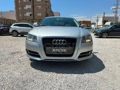 Usado Audi A3 Ambition 105 CV (77 kW) 2011 Gris / plata Utilitario