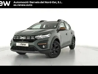 Usado Dacia Sandero Extreme 100 CV (73 kW) 2025 Verde Berlina
