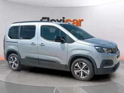 Usado Peugeot Rifter GT 131 CV (96 kW) 2023 Gris Monovolumen