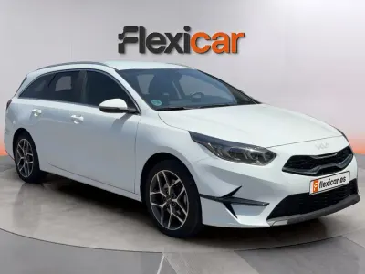 Usado Kia Ceed 120 CV (88 kW) 2022 Blanco Utilitario
