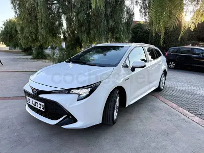 Usado Toyota Corolla Active 122 CV (89 kW) 2021 Blanco Familiar
