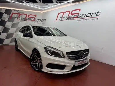 Usado Mercedes A180 AMG line 109 HP (80 kW) 2015 Branco Sedan