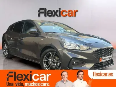 Usado Ford Focus ST-Line 125 CV (91 kW) 2018 Gris Utilitario
