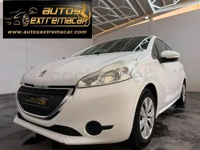 Usado Peugeot 208 Active 82 CV (60 kW) 2013 Blanco Utilitario