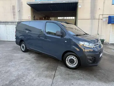 Usado Citroën Jumpy 74 kW (101 CV) 2024 Azul Monovolumen