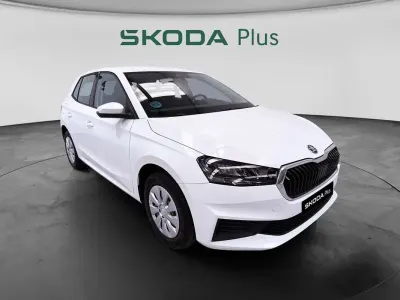 Usado Skoda Fabia Essence 95 CV (69 kW) 2023 Blanco Utilitario