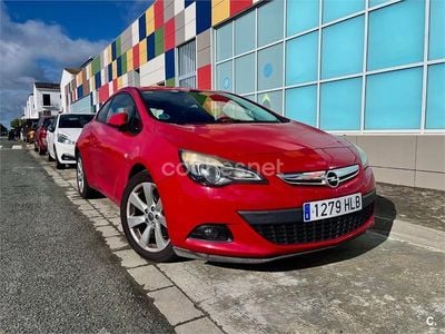 Usado Opel Astra GTC Selective 140 CV (102 kW) 2012 Rojo Berlina