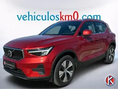 Usado Volvo XC40 Core 211 CV (155 kW) 2023 Rojo SUV