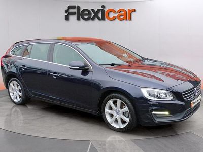 Usado Volvo V60 Momentum 150 CV (110 kW) 2017 Azul Familiar