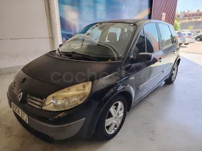 Usado Renault Scénic Dynamique 105 CV (77 kW) 2006 Negro Monovolumen