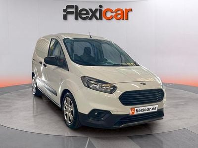 Usado Ford Tourneo Courier Titanium 100 CV (73 kW) 2023 Blanco Monovolumen