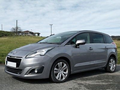 Usado Peugeot 5008 Access 120 CV (88 kW) 2014 Gris / plata Monovolumen