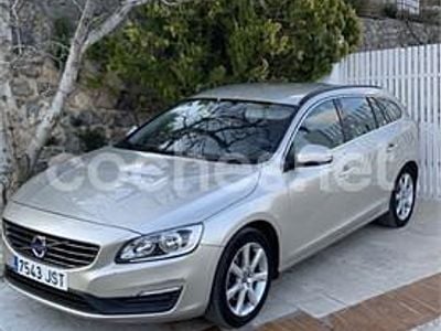 Usado Volvo V60 Momentum 136 CV (100 kW) 2016 Beige Familiar