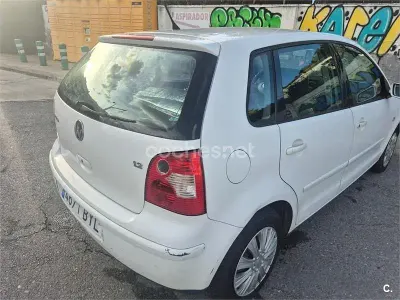 Usado VW Polo Trendline 65 HP (47 kW) 2002 Branco Sedan